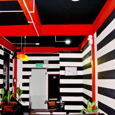 U Hostel Bangkok Esterno foto