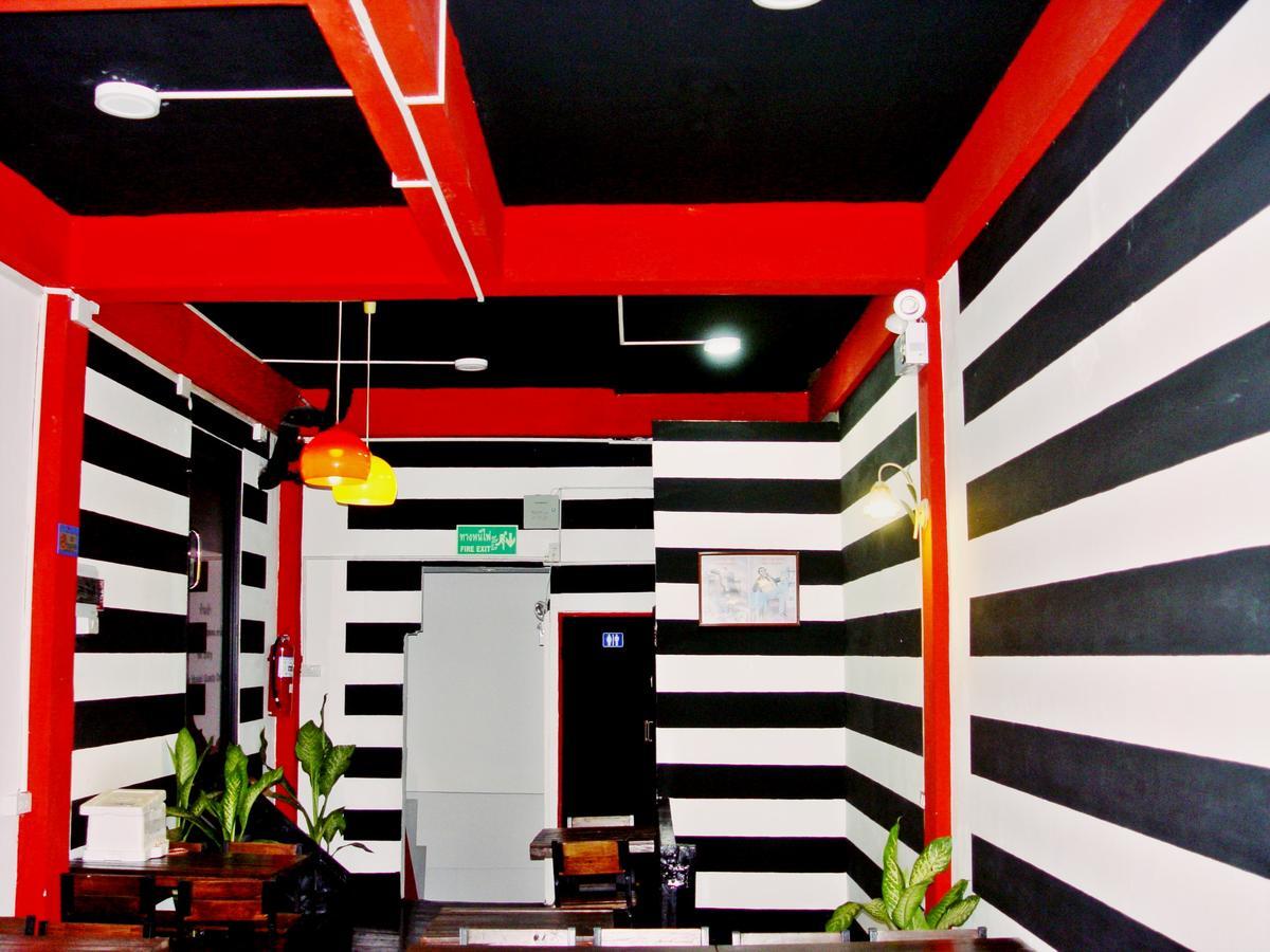 U Hostel Bangkok Esterno foto