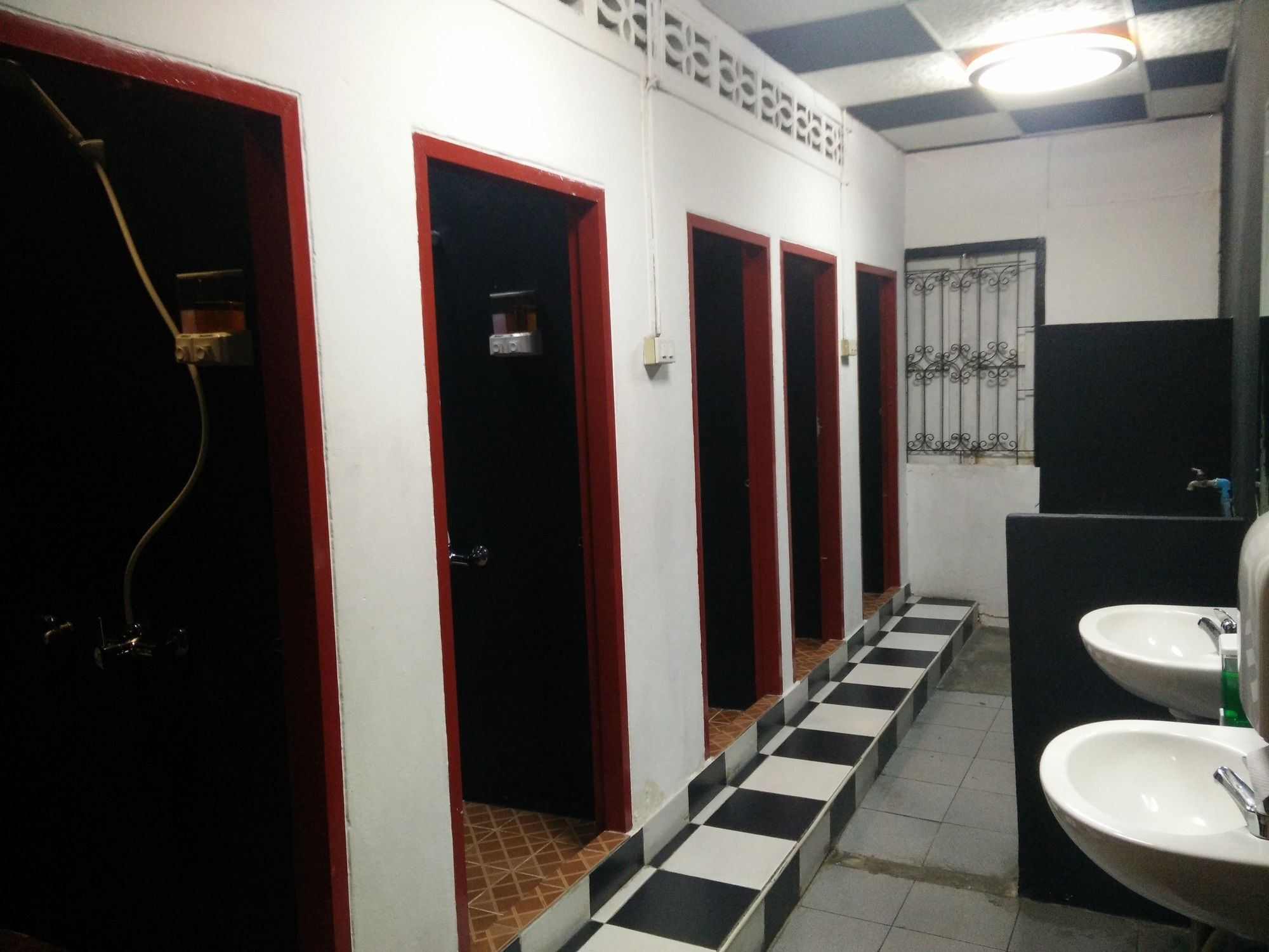 U Hostel Bangkok Esterno foto